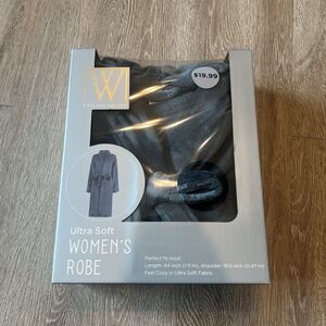 Ultra Soft Women’s Robe.One Size. Fits Most. Length:44 Inch, Shoulder: 18.5 Inch